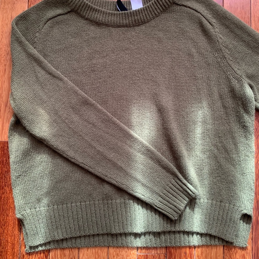 H&M sweater - Picture 2 of 4